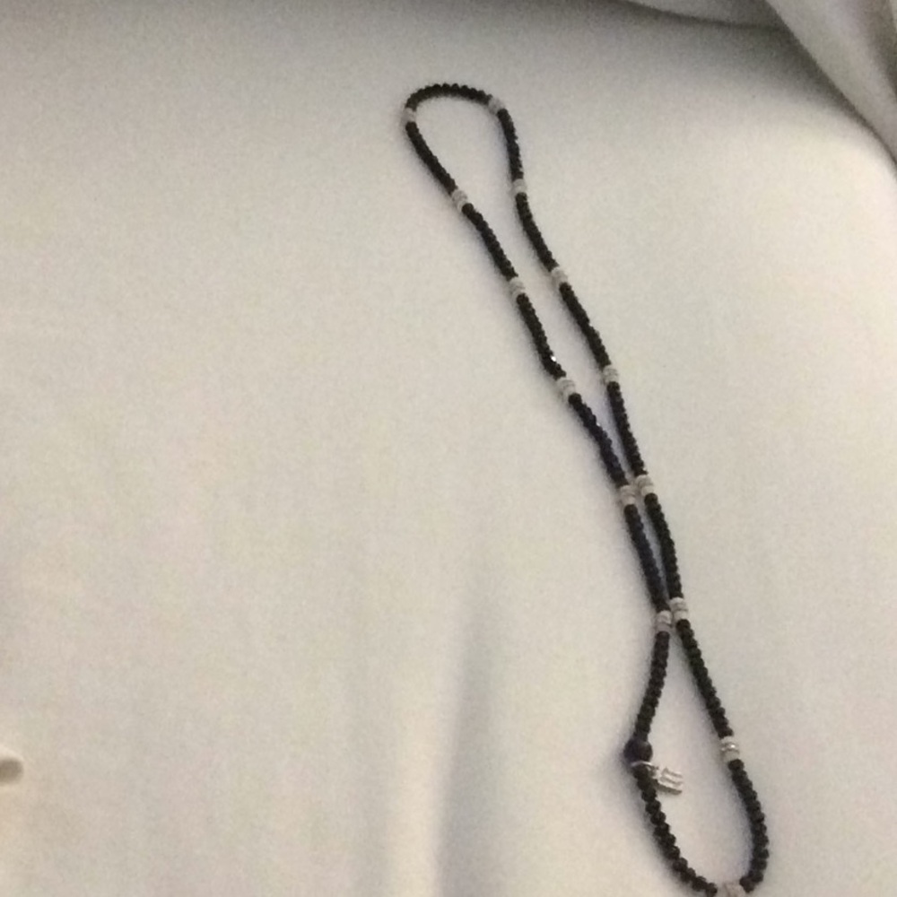 Black rondel stretch necklace